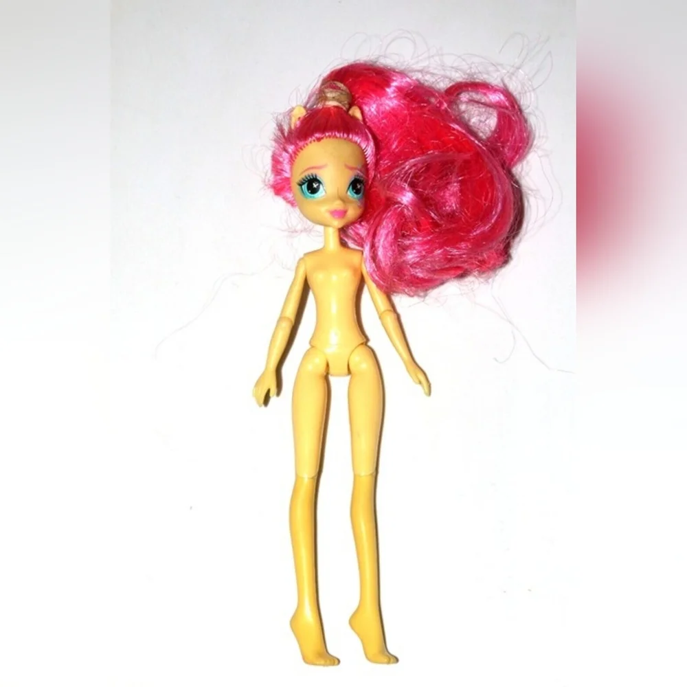 EQUESTRIA FLUTTERSHY DOLL - Pink Hair